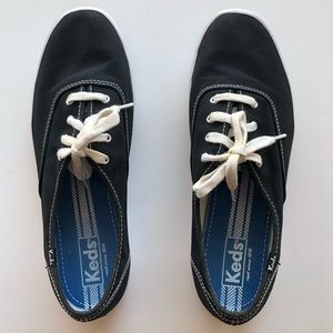 Keds Champion Classic Canvas Blk. White Stitching Rubber Sole Sneaker Shoe